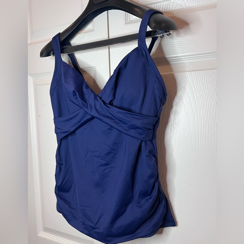 Lands' End Women's V-neck underwire Tankini Swim Top in Navy Blue - Picture 4 of 15